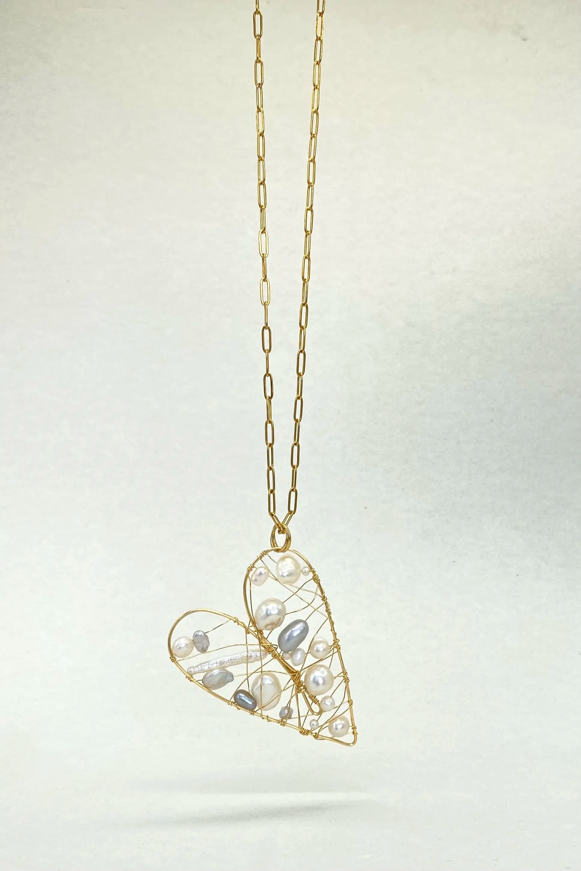 COLLAR CORAZÓN DE PERLAS TEJIDAS-product-image