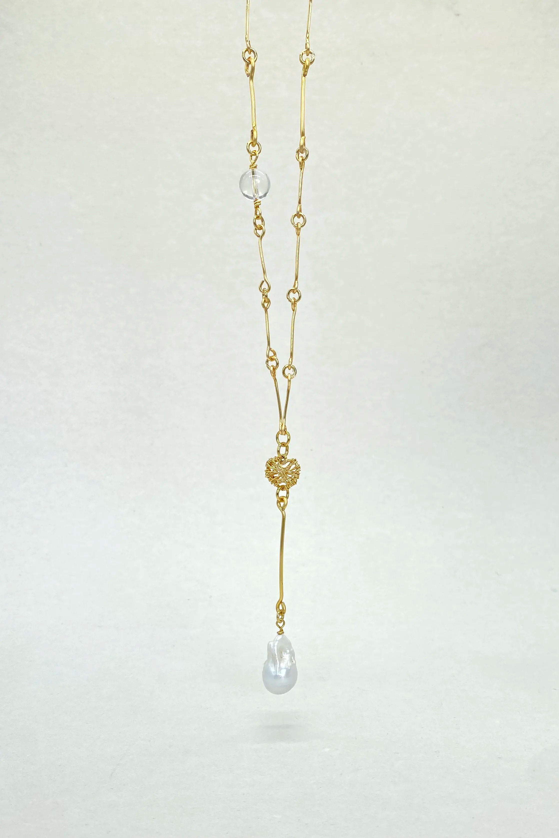 ALFILER ÁRBOL DE LA VIDA (Perlas naturales y baño en oro)